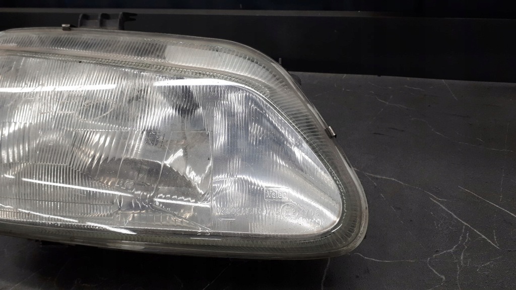 Μπροστινός δεξιός προβολέας Renault Megane Product image