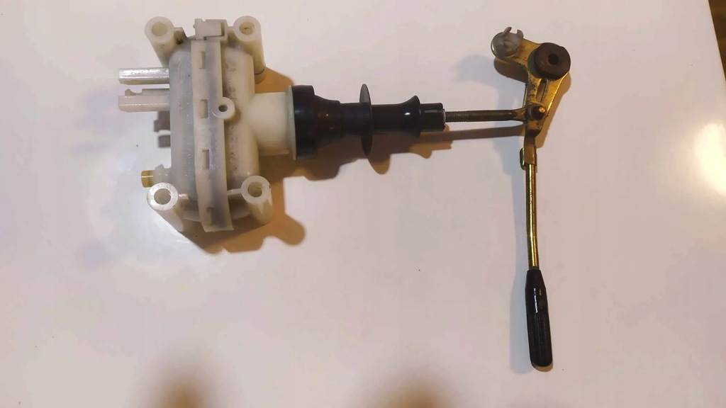 Ενεργοποιητής κεντρικού κλειδώματος Mercedes-Benz W124 Hella Product image
