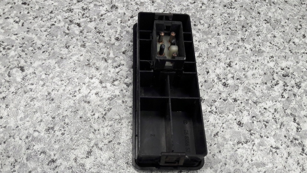 03458044 διακόπτης μπροστινού παραθύρου volvo 940 944 Product image