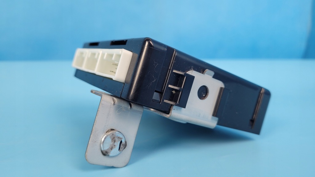 KIA STONIC 17r ASSY-SMART KEY CONTROLLER MODULE 95480-H8050 Product image