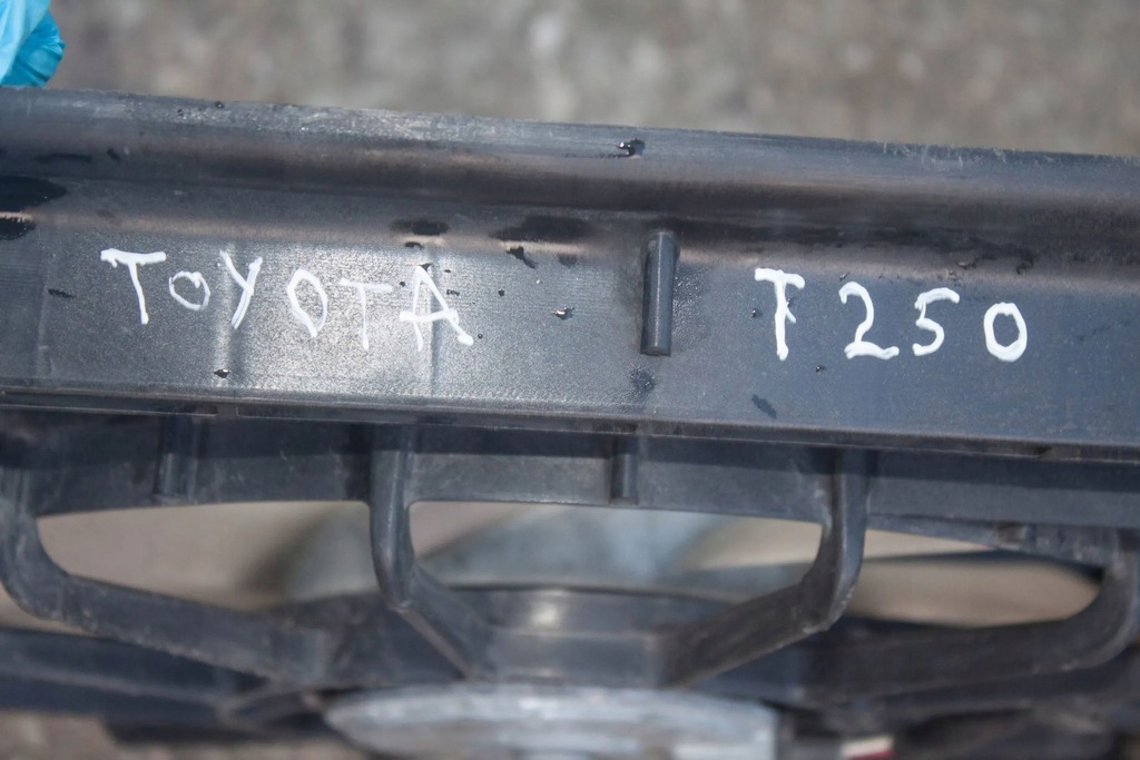 Toyota Avensis T250 2003 Περιβαλλόμενα ανεμιστήρα Product image