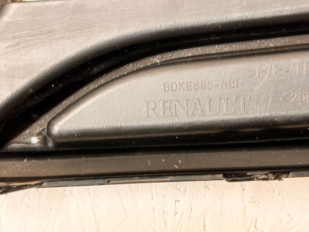 RENAULT MEGANE III LIFT KRATKA ZDERZAKA LEWA 261A32193R WYS 24H Product image
