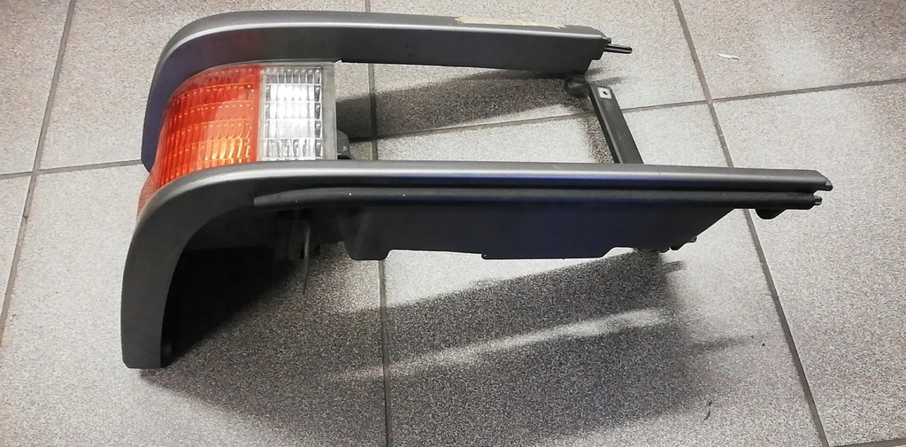 Πλαίσιο φλας MAZDA E2200, μπροστά δεξιά Product image