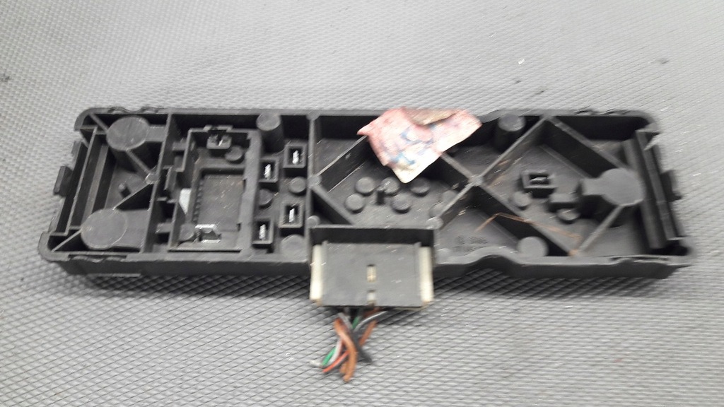 171945256Ένα ένθετο πίσω φανού VW Golf I δεξιά Hella Product image