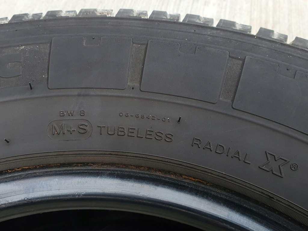 MICHELIN AGILIS 81 TIRE 225/75/R16C 8MM 1PC Product image