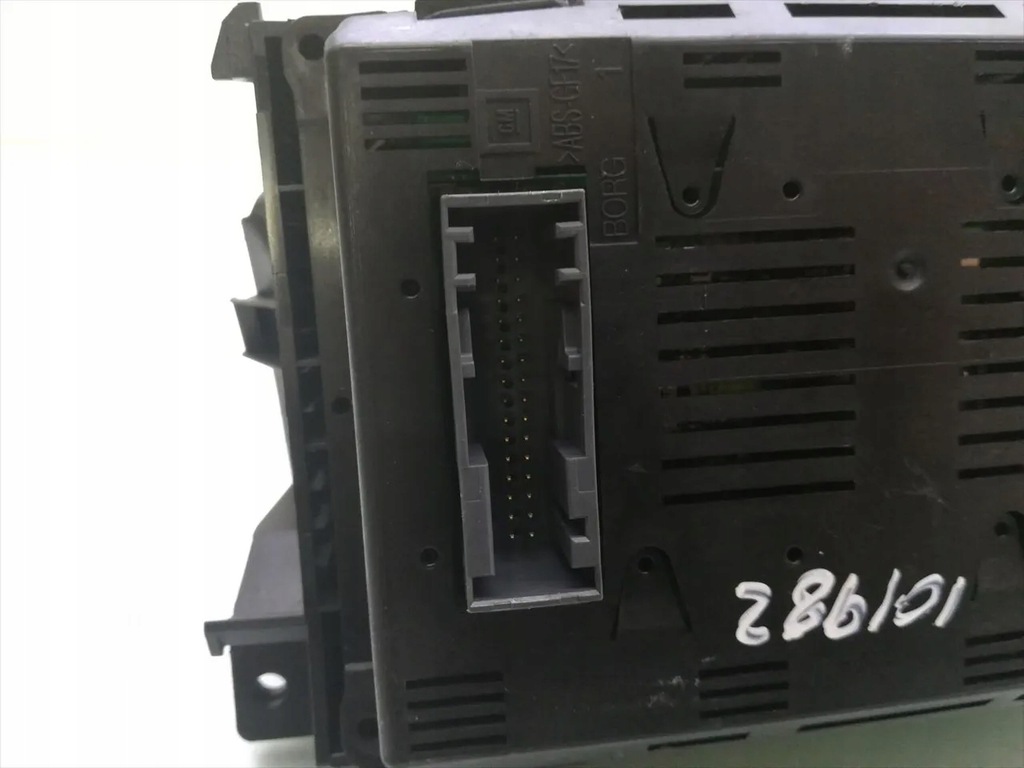 Vauxhall Zafira 2006 MPV 4/5dr 13208089 28115432-8 Product image