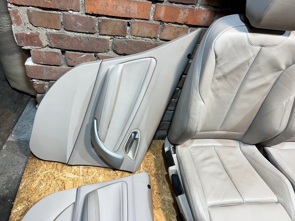 ΚΑΘΙΣΜΑΤΑ BMW 1 F20 UK, ΔΕΡΜΑΤΙΝΟ ΣΕΤ OYSTER ΜΗ ΘΕΡΜΕΝΟΠΟΙΗΜΕΝΟ, ΑΓΓΛΙΚΗ ΕΚΔΟΣΗ Product image