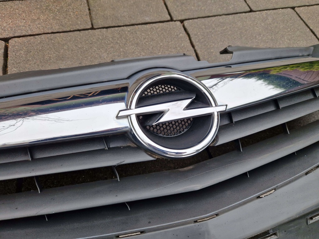 Opel Corsa D Πριν ανυψώσει το μπροστινό προφυλακτήρα Dummy Chrome 13179940 06-2011 Product image