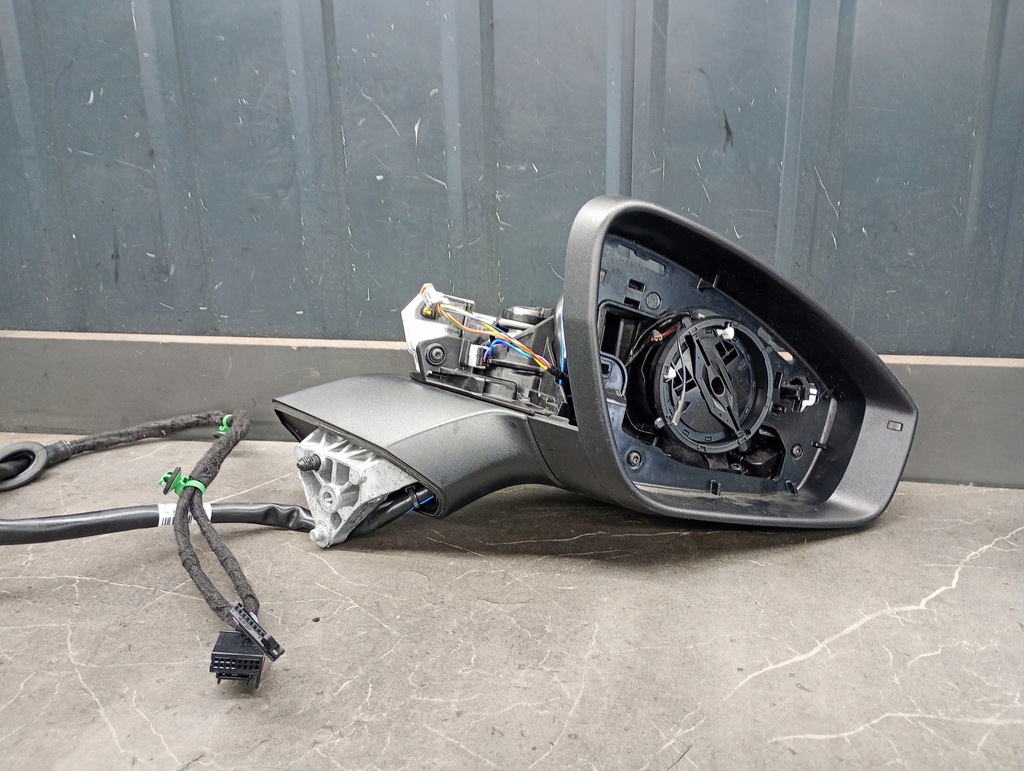 5LB857538A Mirror Δεξιά Skoda Enyaq 12+6pin Καλώδια Product image