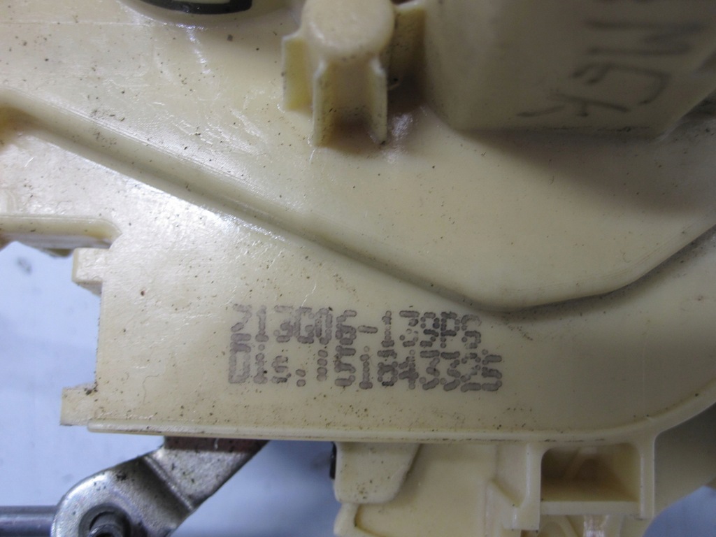 PANDA III 13R ΠΟΛΙΤΙΚΗ ΚΛΕΙΔΩΜΑ Αριστερά πίσω 51843325 Product image
