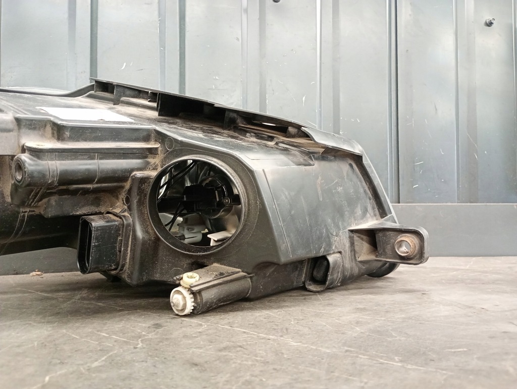 3C0941005Q Αριστερά προβολέας VW Passat B6 Hella Product image