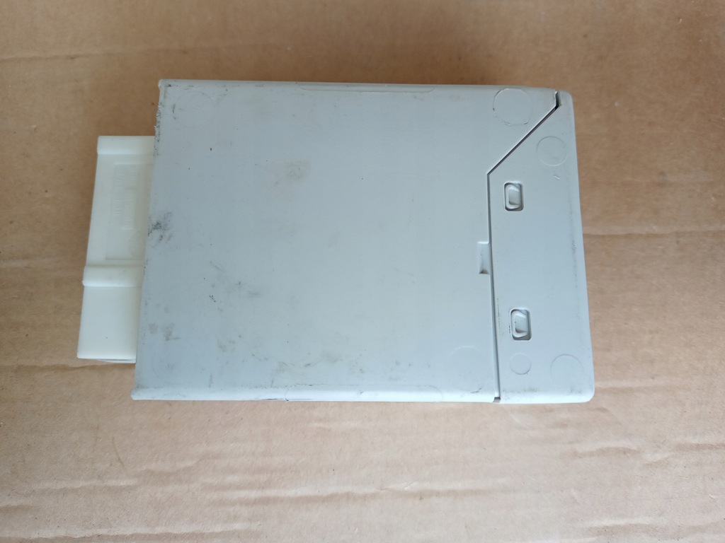 F01 F02 F07 F10 F11 X3 F25 F30 F31 F32 F33 F34 HOOK CONTROLLE MODULE 6796905 Product image