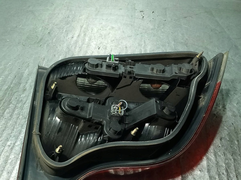 ΠΙΣΩ ΦΩΣ ΔΕΞΙΟ VOLVO S60 ( 00-10 ) 8664080 8664082 153838 SEDAN Product image