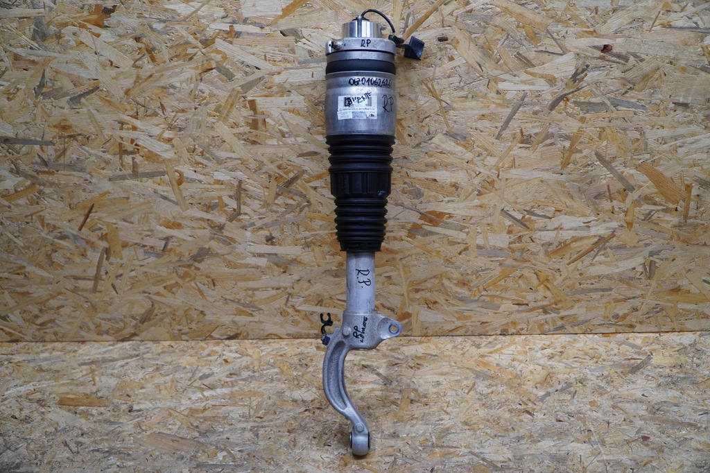 AMORTYZATOR PNEUMATYCZNY PRZÓD 06701062620 06701062600 LEVANTE 3.0 D 16- Product image