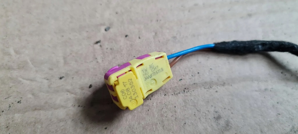A5 8W AIRBAG CUBE PLUG 3AA972571B A4 B9 8W A5 Q5 80A Product image