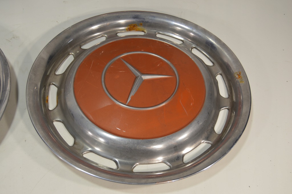 ΣΕΤ MERCEDES HUBCAPS W123 W115 W116 W108 ΓΝΗΣΙΟ ΜΕΤΑΛΛΙΚΟ Product image