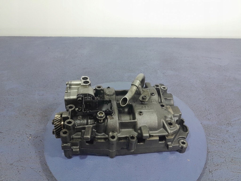 AUDI A6 C7 2.0 TDI 177 HP CGLC OIL PUMP 03L103537 Product image