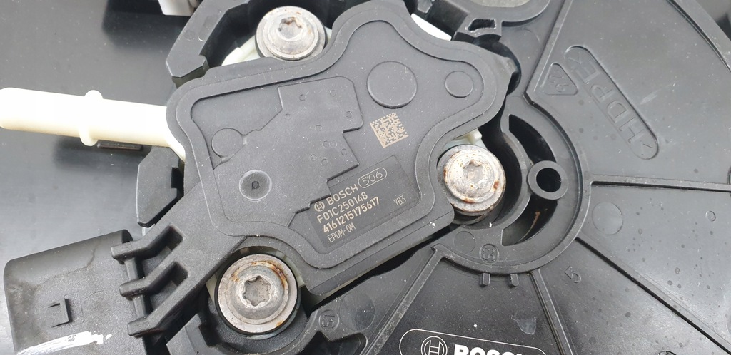 ADBLUE TANK PUMP VW T5 T6 MULTIVAN 7E0131877H 0444040011 5Q0131969C Product image