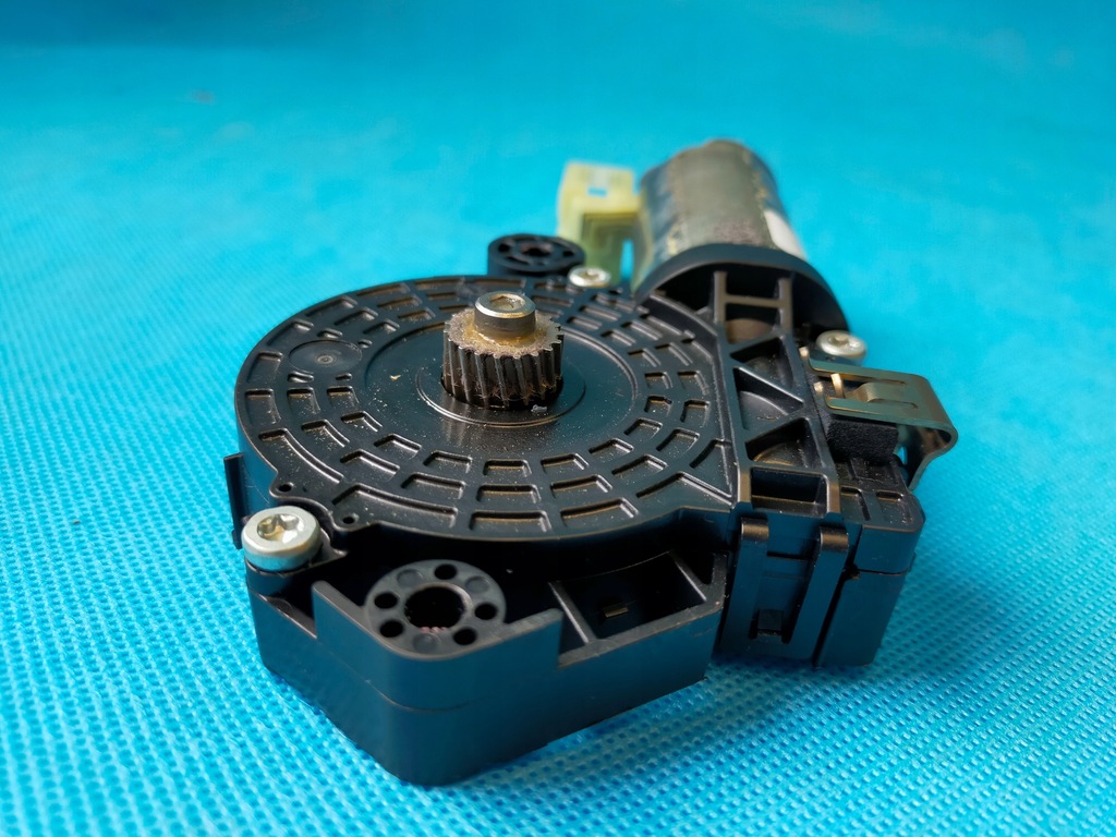 SKODA SUPERB 3 III FL 2.0FSI 200KW 2020R SUNROOF MOTOR 3G9877795F Product image