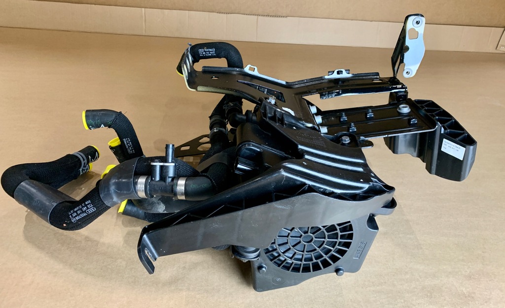 AUDI E-TRON ΜΟΝΑΔΑ ΨΥΞΗΣ ΗΧΕΙΟ ΑΝΤΛΙΑΣ ΝΕΡΟΥ 4KE965567B 4KE035916 27km Product image