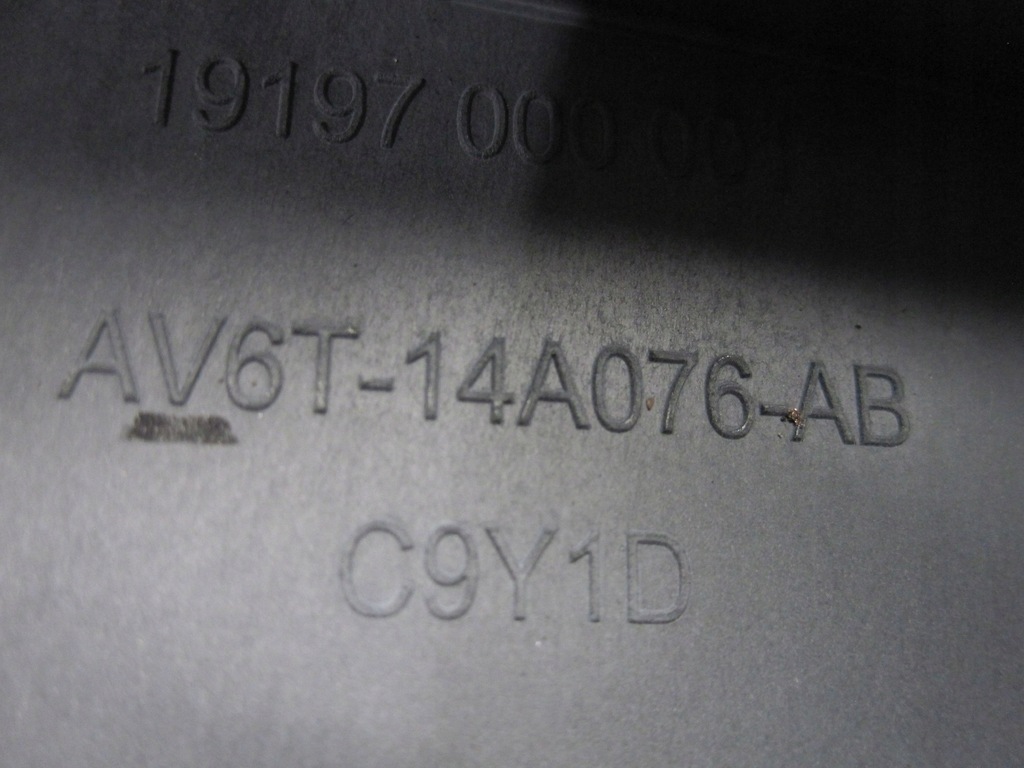 Ford Focus MK3 III 12R Κουτί Ασφαλείας AV6T-14A142-AB AV6T-14A067-AC Product image