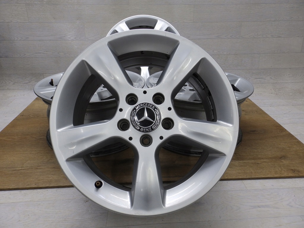 Mercedes C-class A203 ζάντες 7Jx16H2 Et31 5x112 Product image