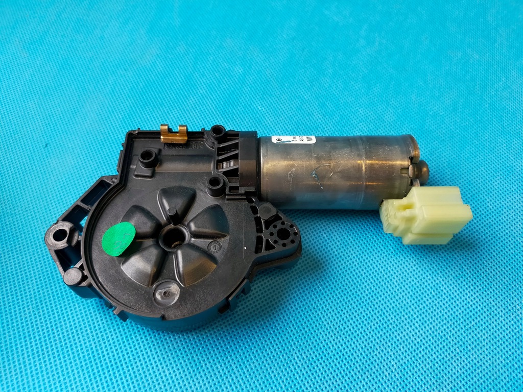 SKODA SUPERB 3 III FL 2.0FSI 200KW 2020R SUNROOF MOTOR 3G9877795F Product image