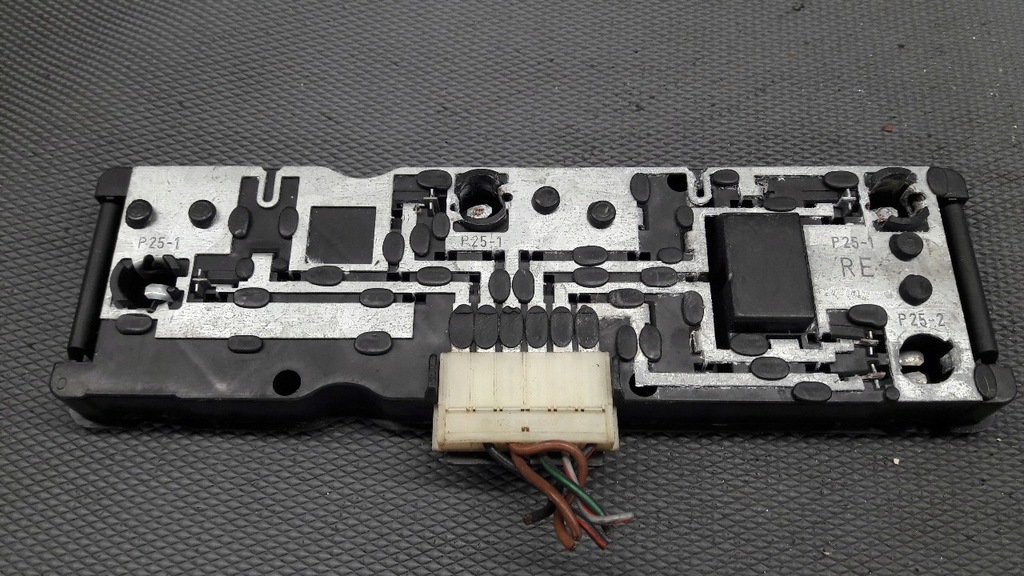 171945256Ένα ένθετο πίσω φανού VW Golf I δεξιά Hella Product image