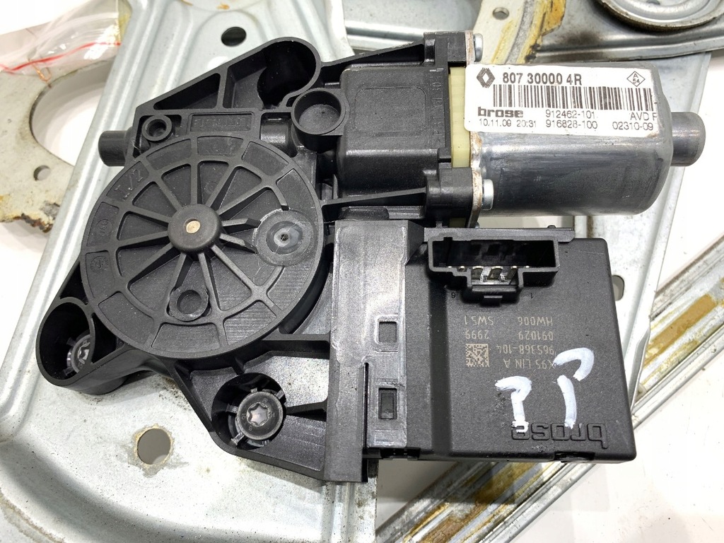 Δεξιά παρμπρίζ Renault Megane III 807300004r kombi Product image