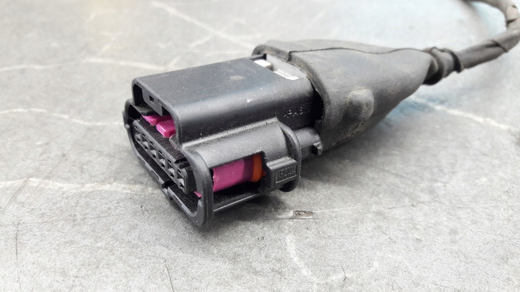 1K0973706 Audi VW Plug -In Bait Ankle Product image