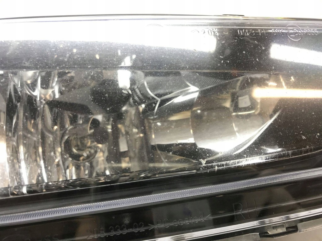 Volkswagen Amarok 2010 Δεξιά ομίχλη Light 2H6941700A Product image