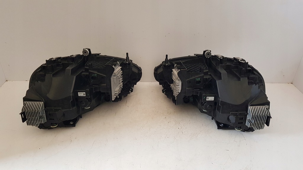 ΜΠΡΟΣ ΦΩΤΙΣΤΙΚΟ ΜΠΡΟΣ ΑΡΙΣΤΕΡΟ ΔΕΞΙ BMW M2 G87 ΜΑΥΡΟ ΟΛΟΚΛΗΡΩΜΕΝΟ 9503470 9503469 Product image