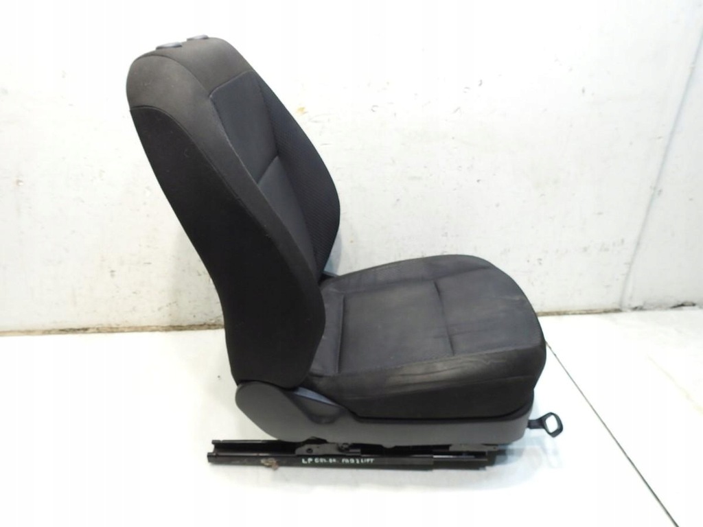 Αριστερά μπροστινή πολυθρόνα Skoda Fabia II Product image
