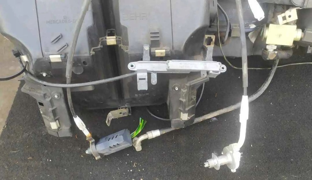 Mercedes-Benz W123 Kombi Heater με καλώδια κλιματισμού Product image