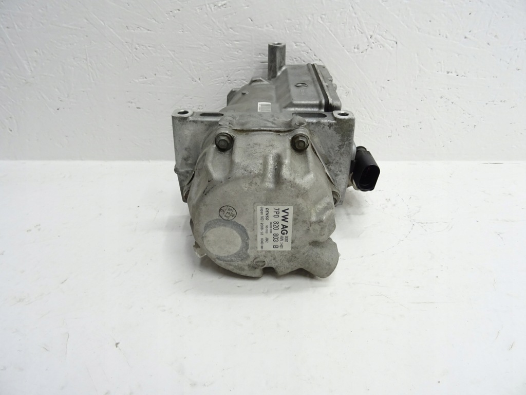 TOUAREG HYBRID AIR CONDITIONING COMPRESSOR 7P0820803B Product image