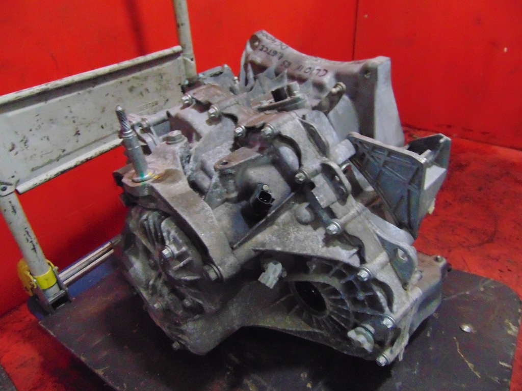 RENAULT CLIO IV RS 1.6 TCI GEARBOX DC4004 Product image