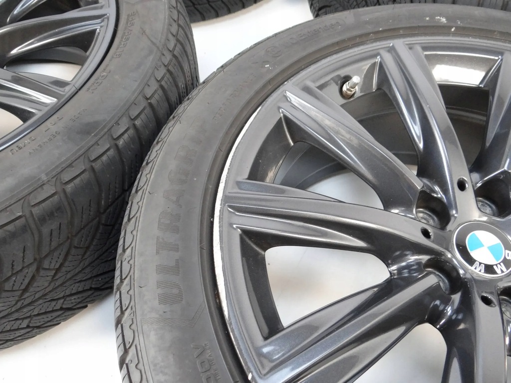 4 x BMW 5 G30 G31 RIMS 6874440 8Jx18 IS30 με ελαστικά Goodyear Product image