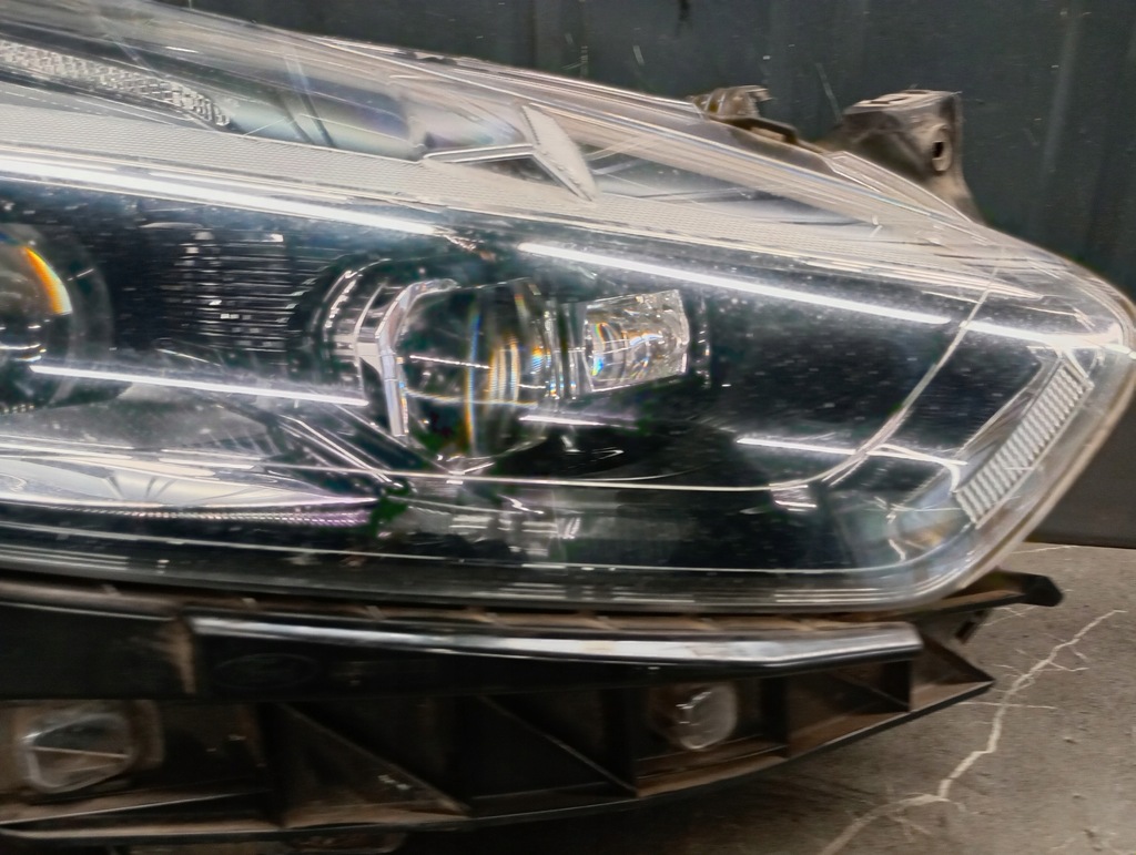 EM2B-13W029-CM Righer Ford S-Max MK2 2017 Πλήρης προβολέας LED Product image