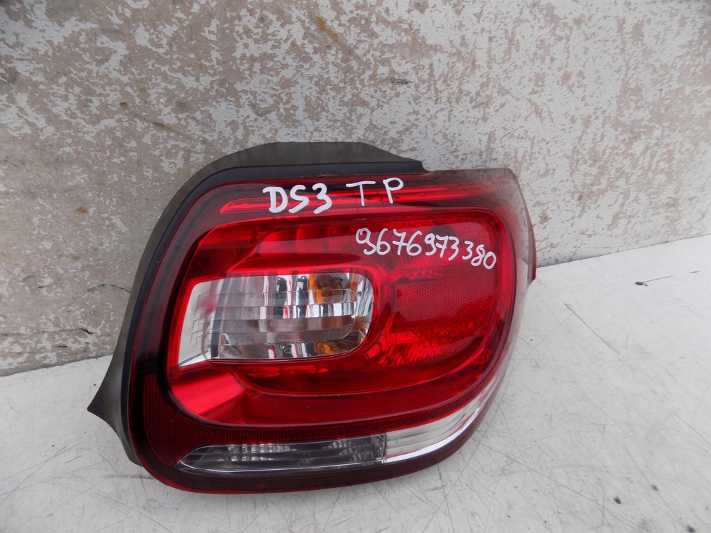 Φανός πίσω Citroen DS3 9676973380 Product image