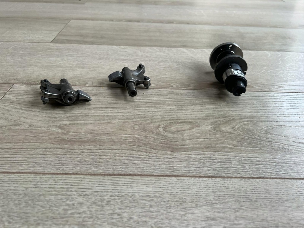 Suzuki XF 650 Freewind DR 650 Camshaft Valve Rockers Cams Product image