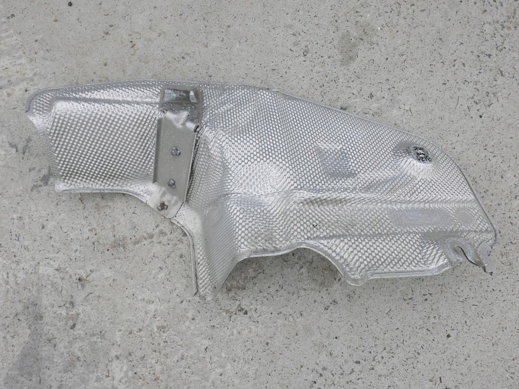 BMW F45 LCI F39 EXHAUST HEAT SHIELD 7440760 Product image