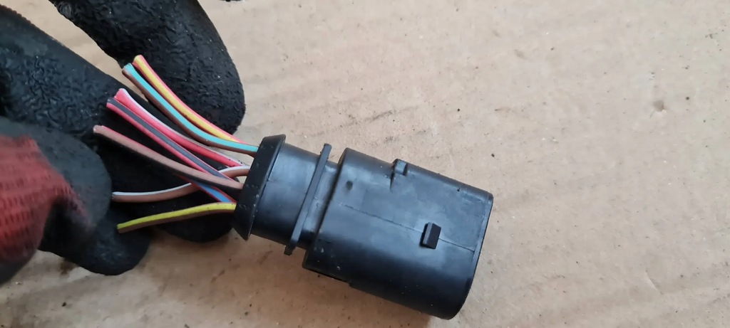 A5 8W PLUG CUBE 1J0973814 VW AUDI A4 B9 8W A5 Q7 4M Q5 80A Product image