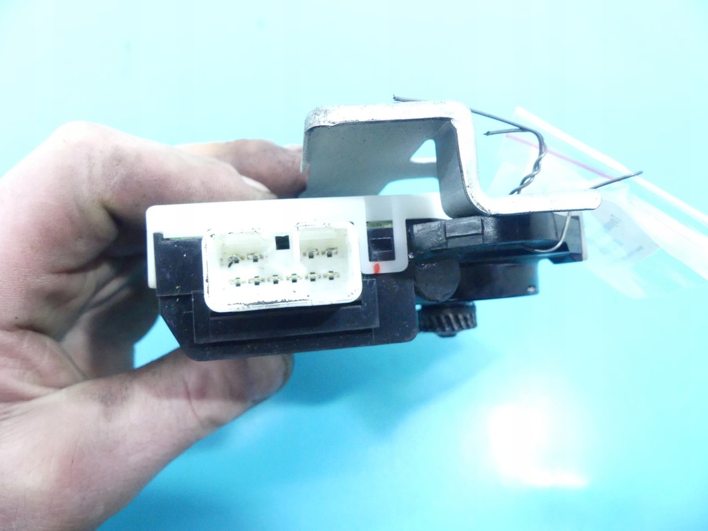 TOYOTA LAND CRUISER 120 SUNROOF MOTOR Product image