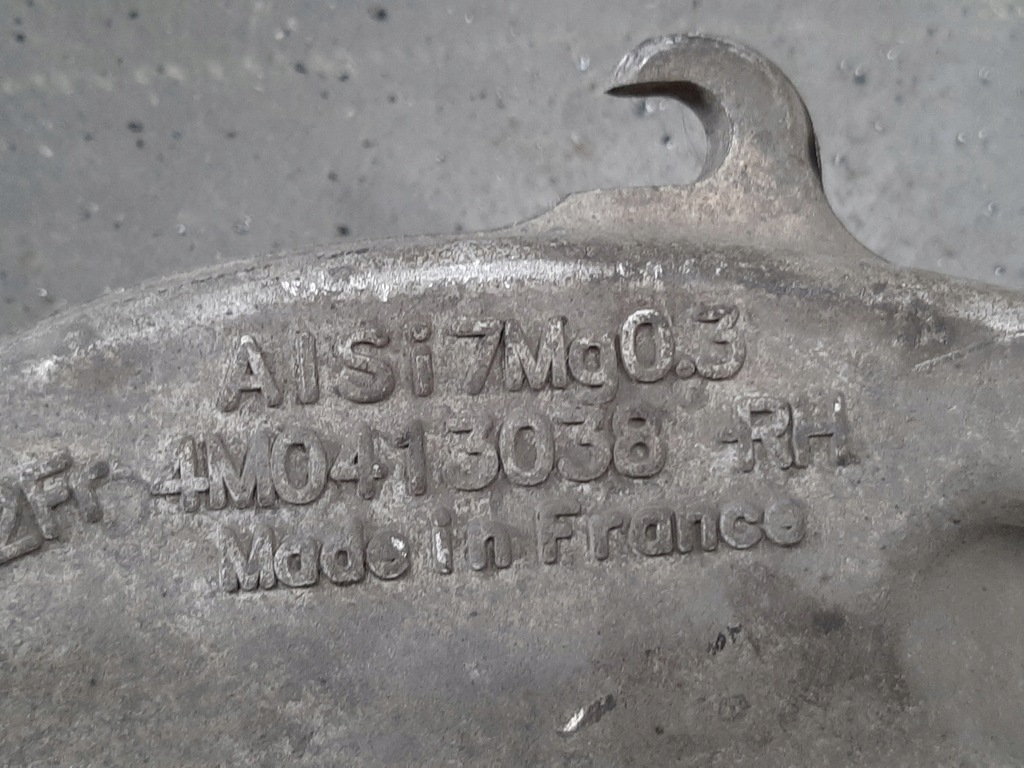 Audi A8 S8 D5 Amortyzator Poduszka Prawa Miech 4N0616040L 4M0413038 Product image