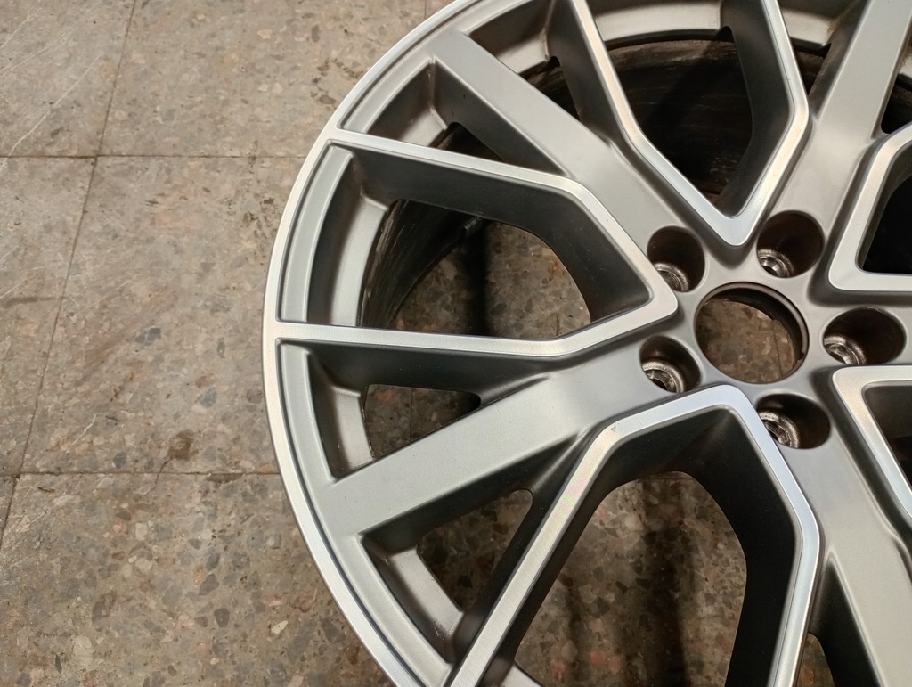 8W0601025DH Χάνες αλουμινίου 8.5JX19H2 ET40 5x112 Audi Sport A4 B9 8W A5 S5 Product image