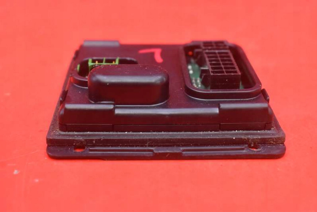 ΜΟΝΑΔΑ ΤΙΜΟΝΙΟΥ XENON ΑΡΙΣΤΕΡΑ 7L6941329 VW PASSAT B6 05-10 Product image