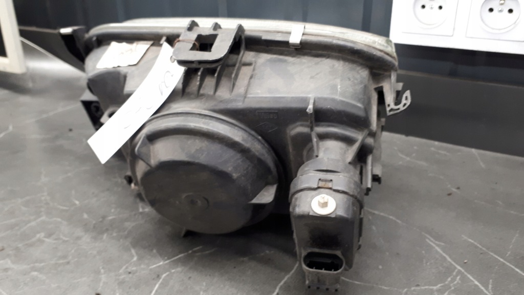 εμπρός δεξιός προβολέας Renault Megane I Valeo Product image