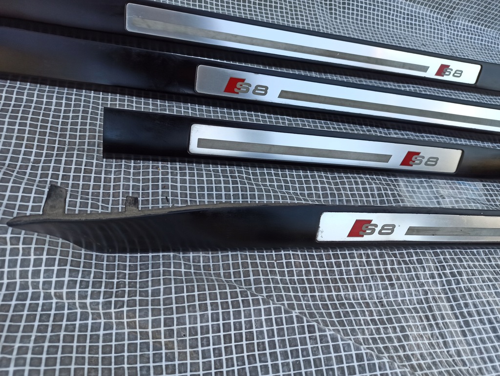 AUDI S8 D3 SIDE PANELS SET ORIGINAL 4E0853985C 4E0853986C Product image