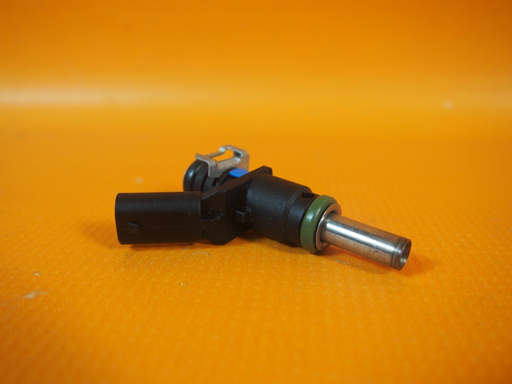Audi A6 4G CRE Fuel Injector 06e906031 36KM Product image