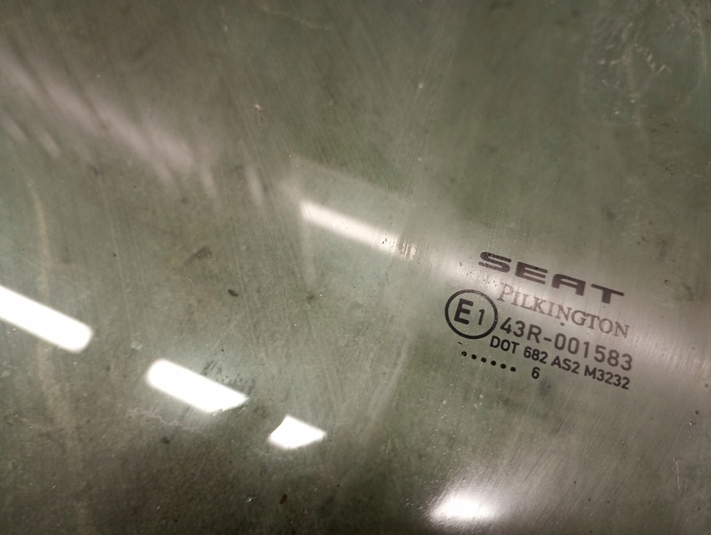 αριστερό γυάλινο πίσω κάθισμα Leon II 06R Product image
